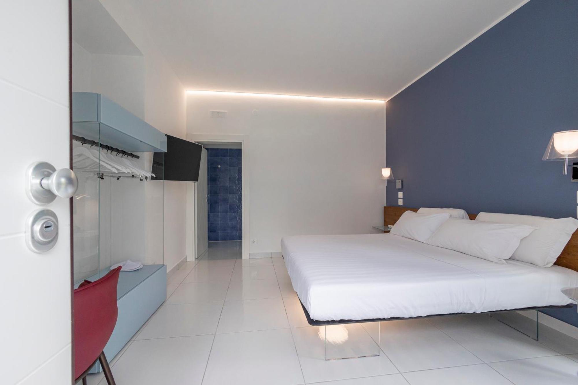 Aquamaris Design Suite & Spa 파이스툼 외부 사진