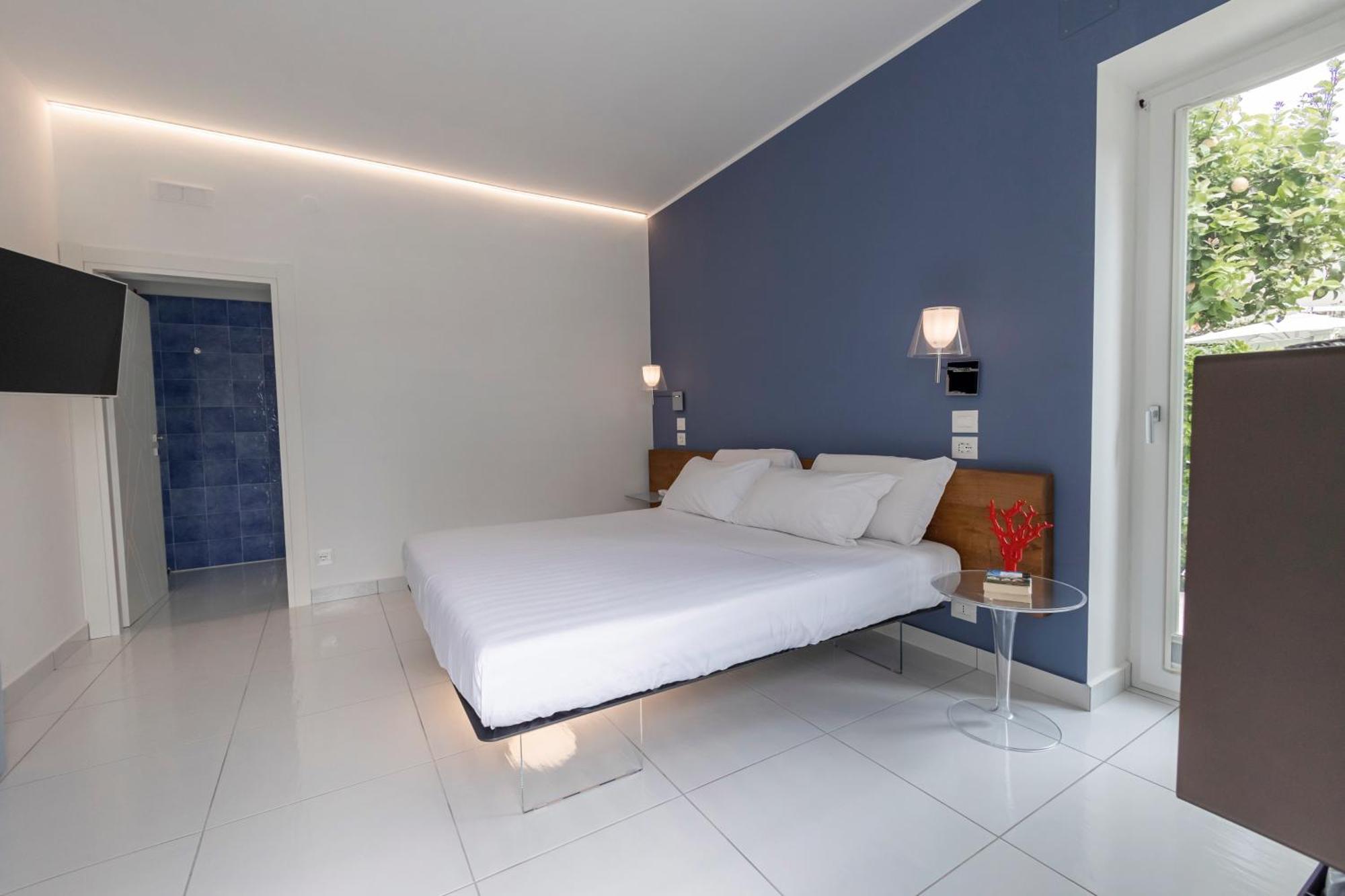 Aquamaris Design Suite & Spa 파이스툼 외부 사진