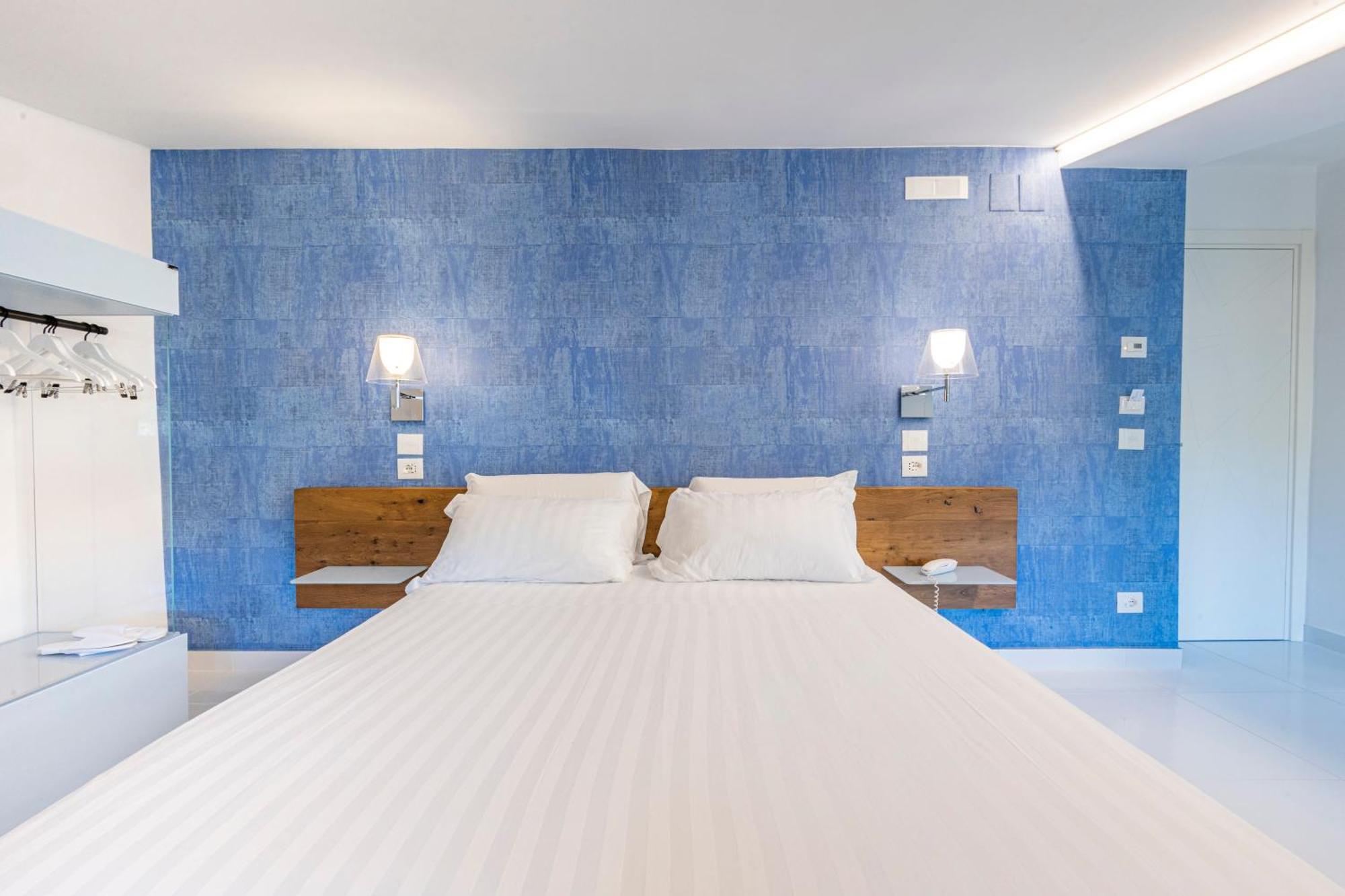 Aquamaris Design Suite & Spa 파이스툼 외부 사진