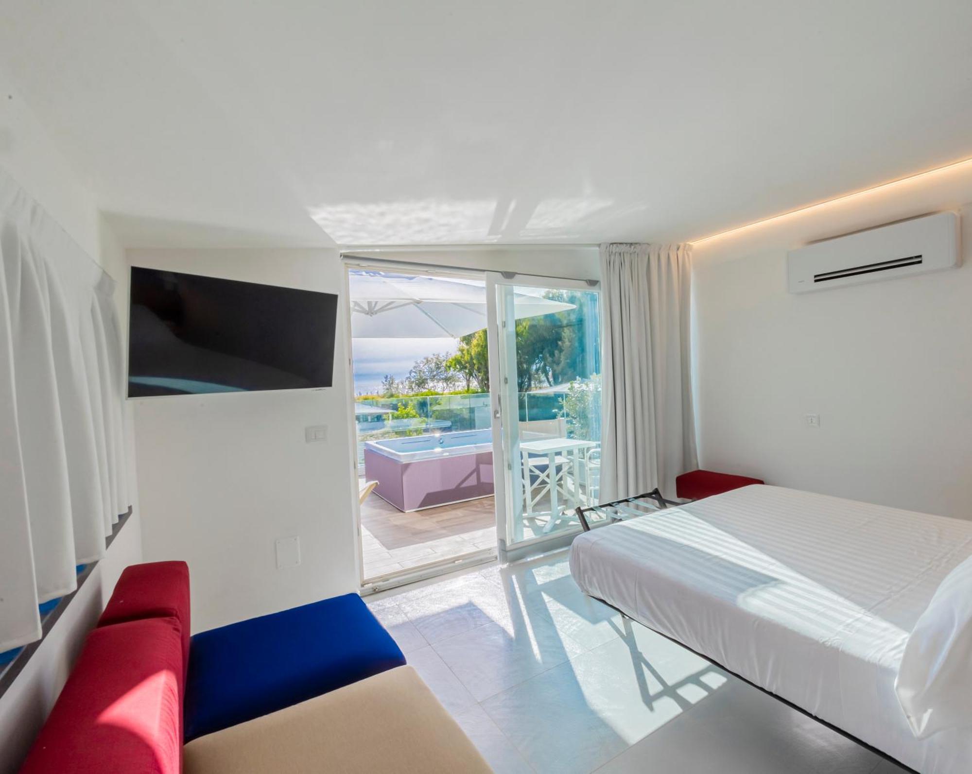 Aquamaris Design Suite & Spa 파이스툼 외부 사진